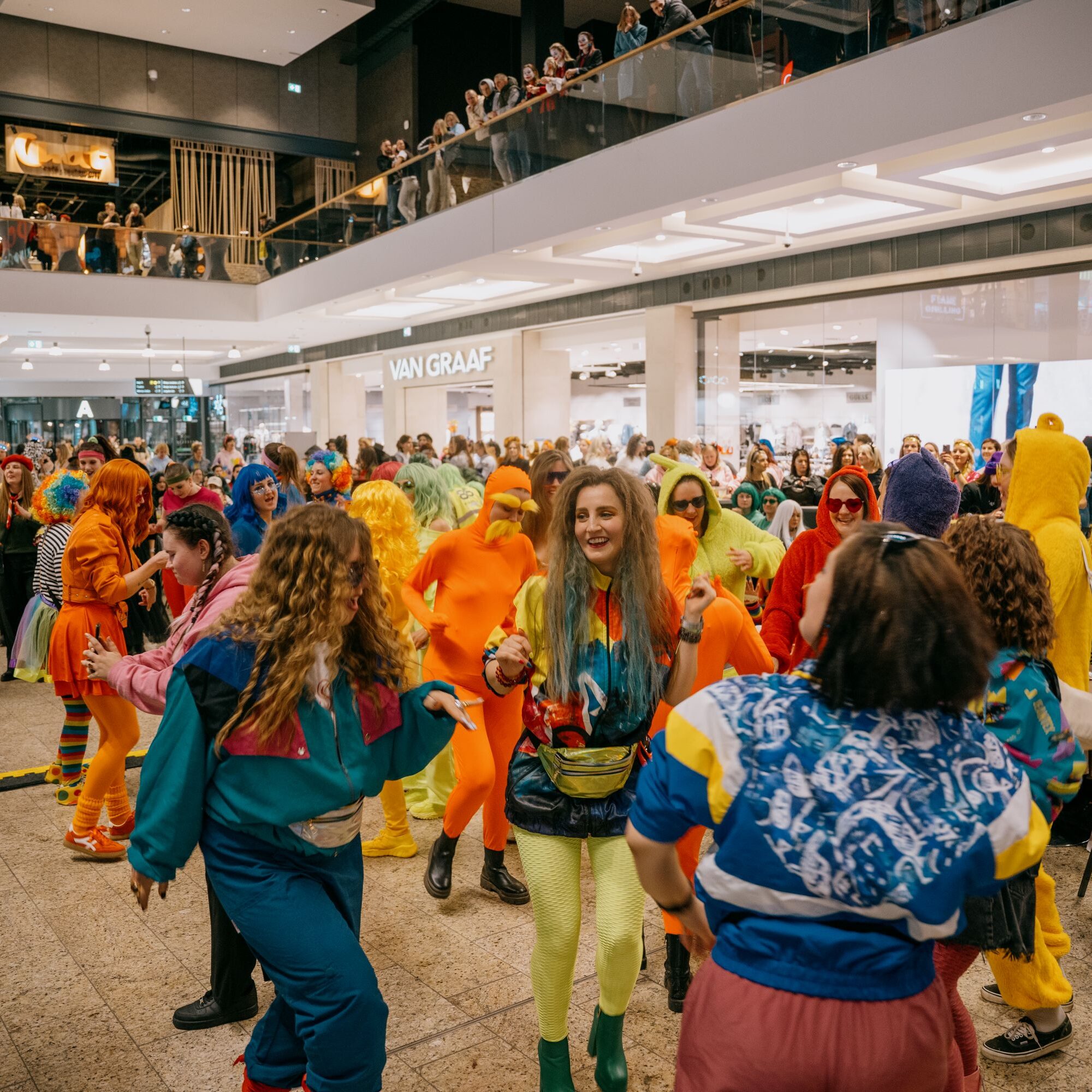 Smiekli, piedzīvojumi un krāšņi tēli: aizvadīts “Sieviešu rallijs 2026”